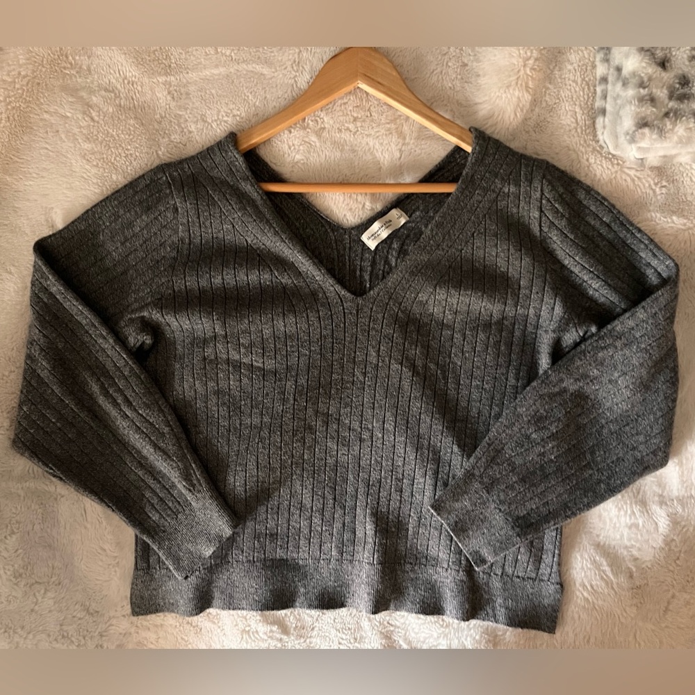 Abercrombie L sweater